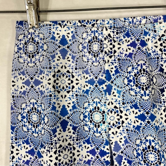 Children’s Place Girl’s Kaleidoscope Print Blue & White Bicycle Shorts - Picture 2 of 5